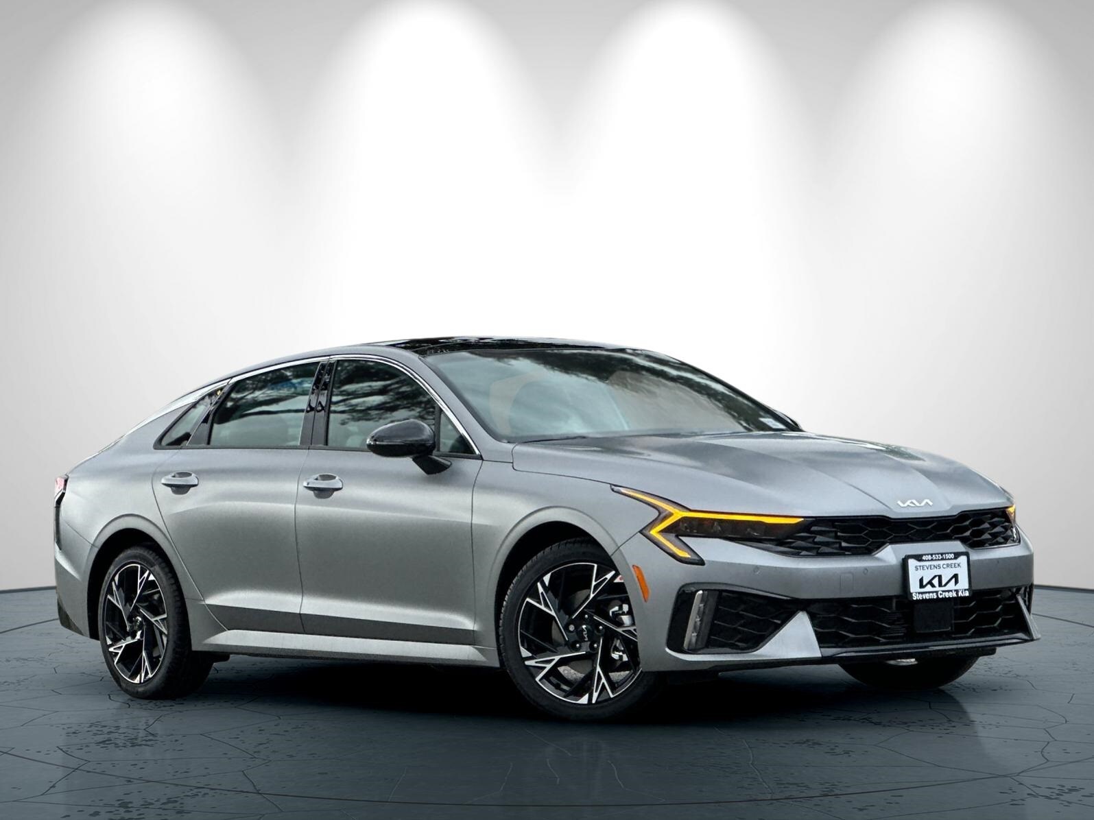 2025 Kia K5 GT-Line photo 2