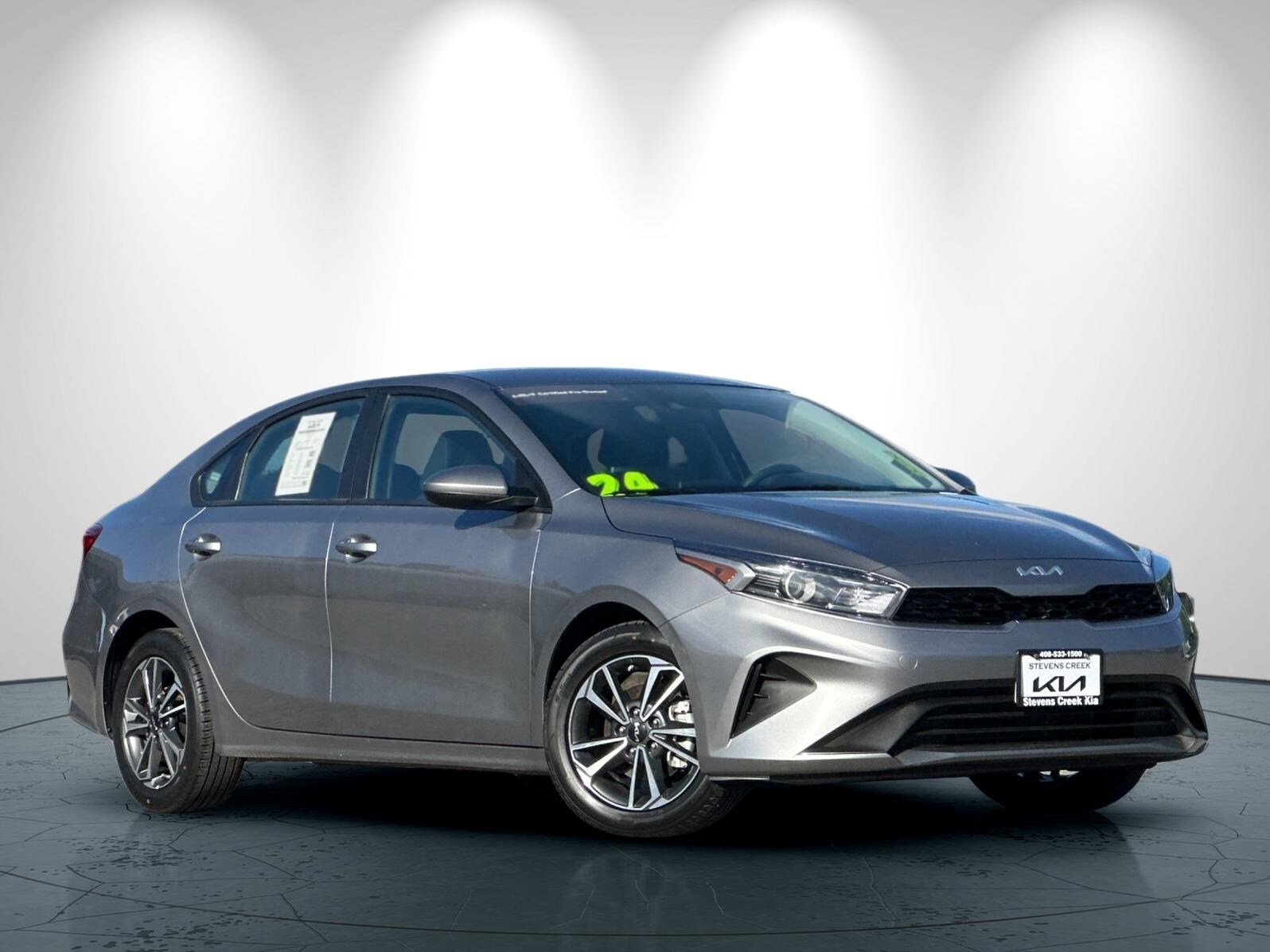 2024 Kia Forte LXS photo 2
