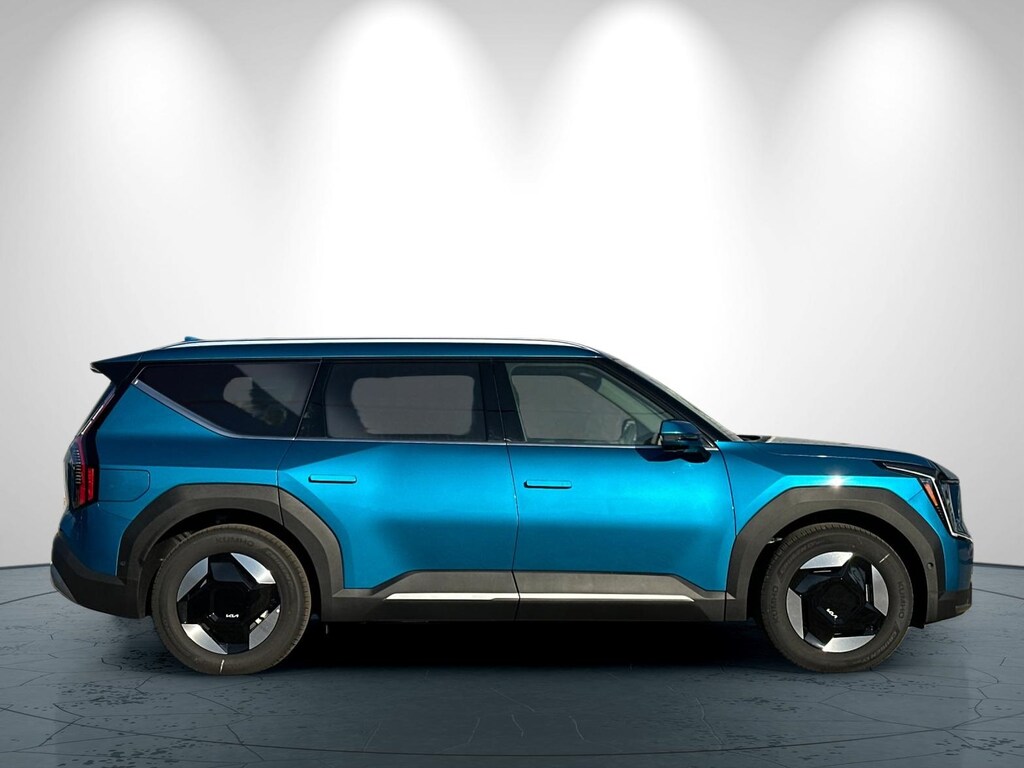New 2026 Kia EV9 Wind SUV