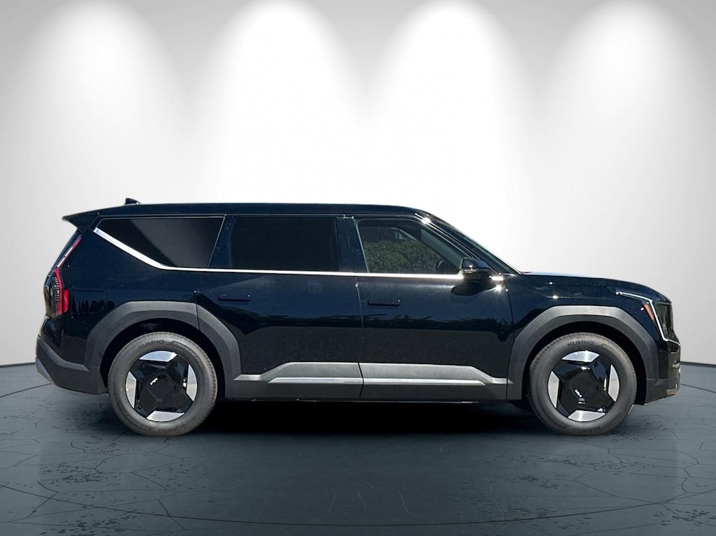 New 2026 Kia EV9 Light Long Range SUV