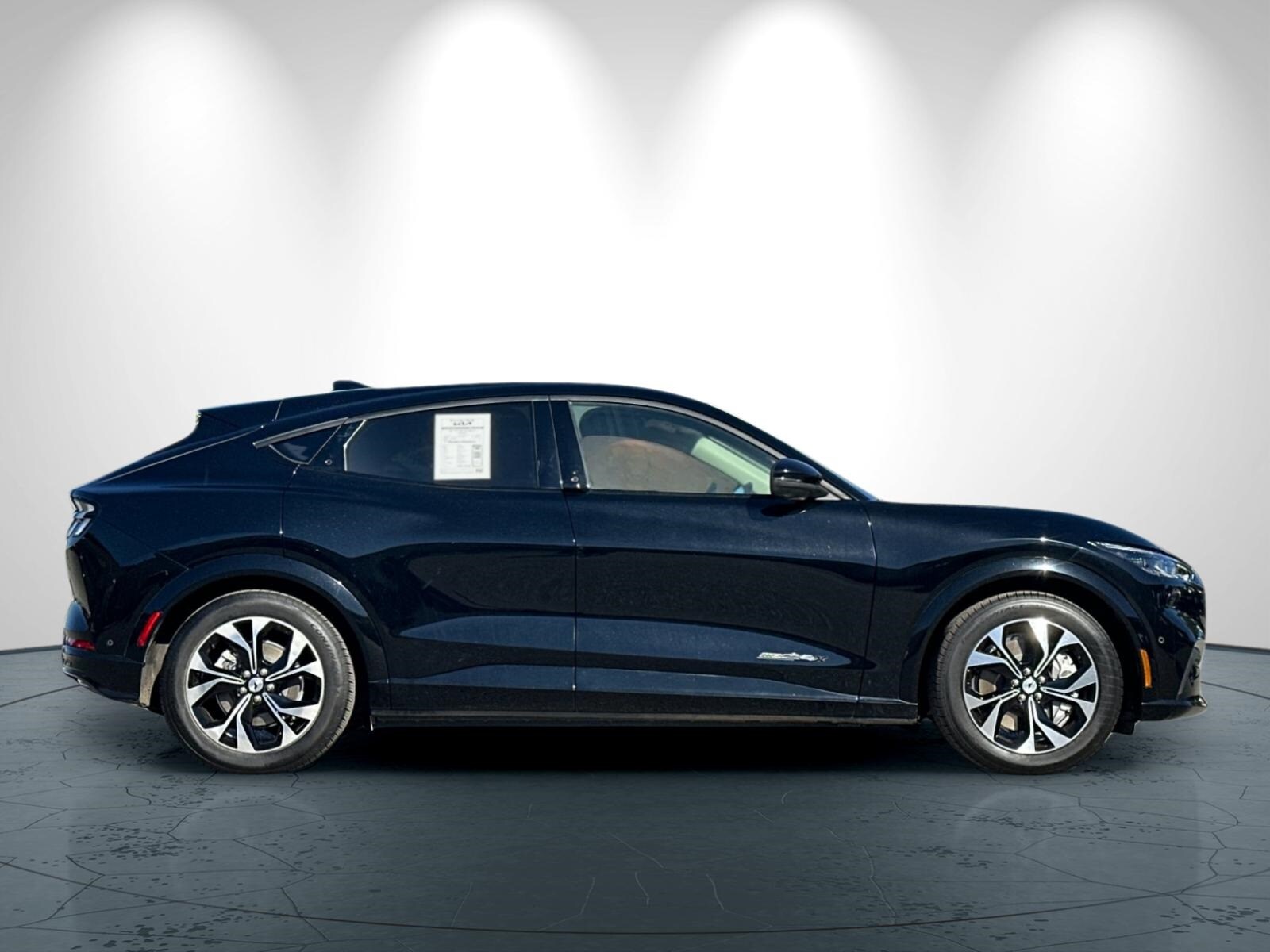2021 Ford Mustang Mach-E Premium photo 2