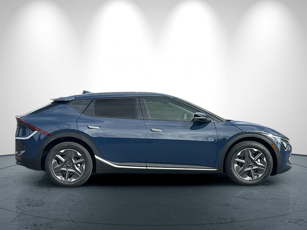 New 2026 Kia EV6 Light Long Range SUV