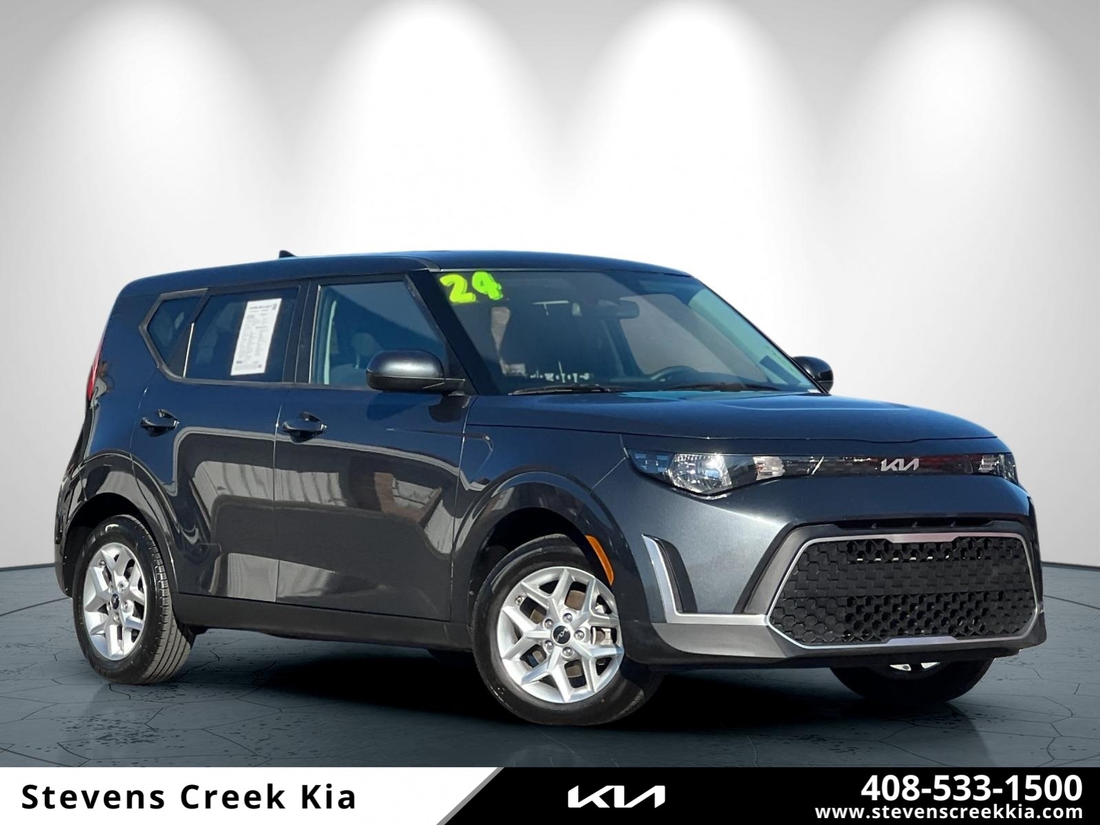 2024 Kia Soul LX's photo