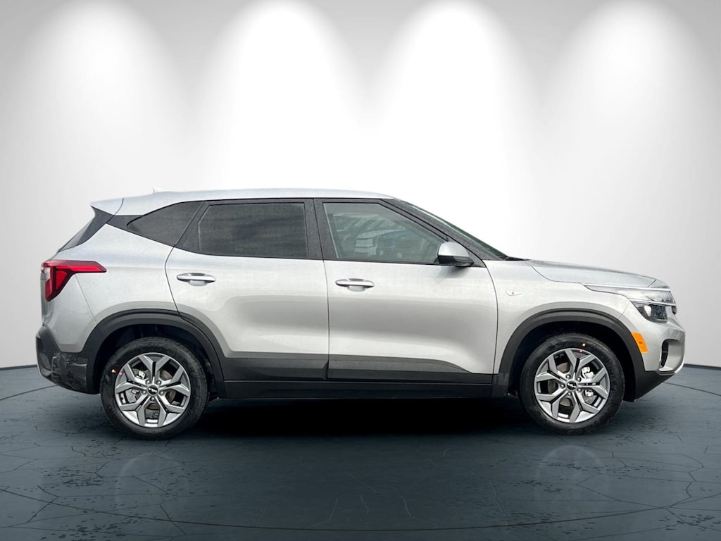 New 2026 Kia Seltos LX SUV