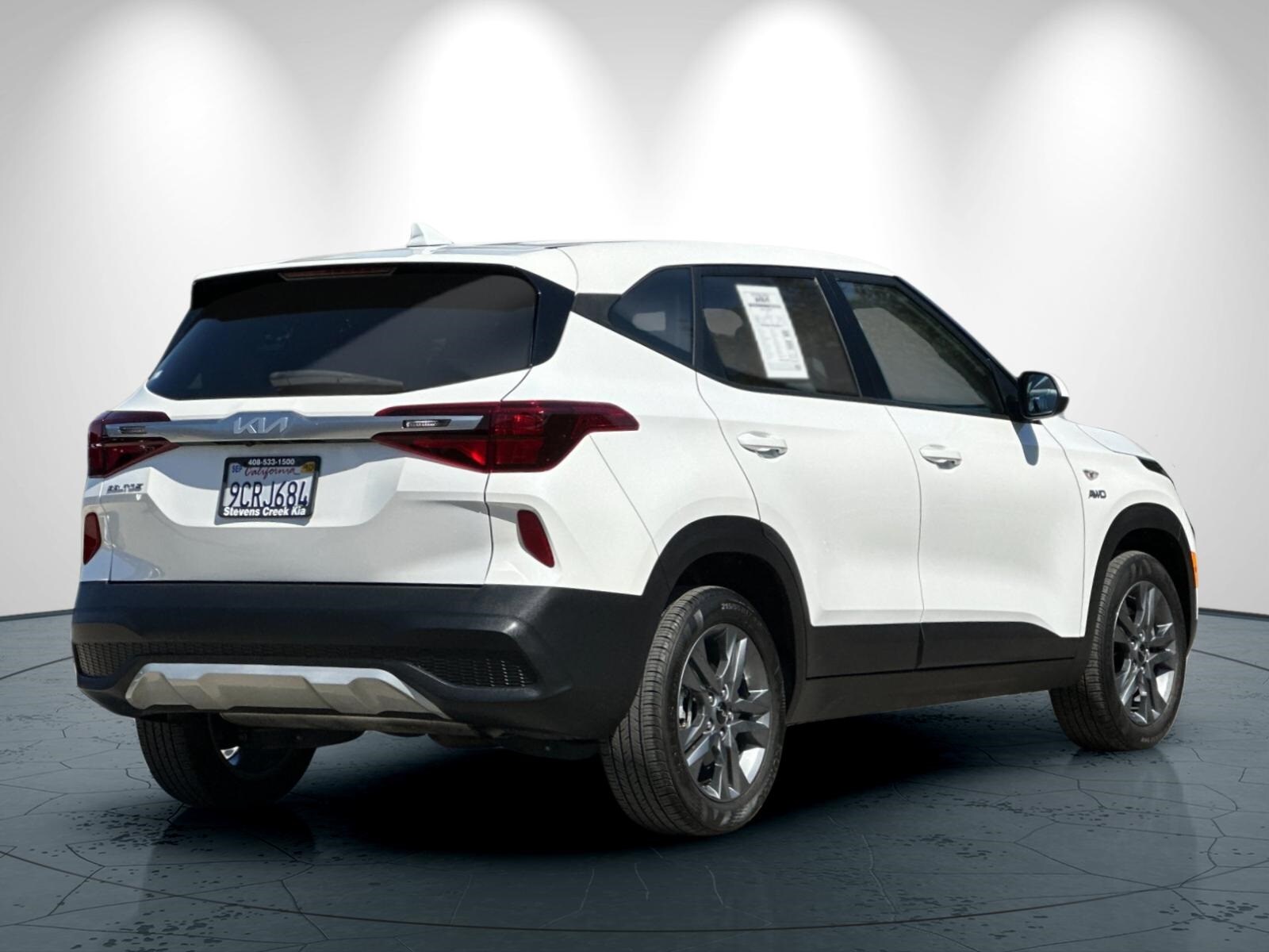 2023 Kia Seltos LX photo 4