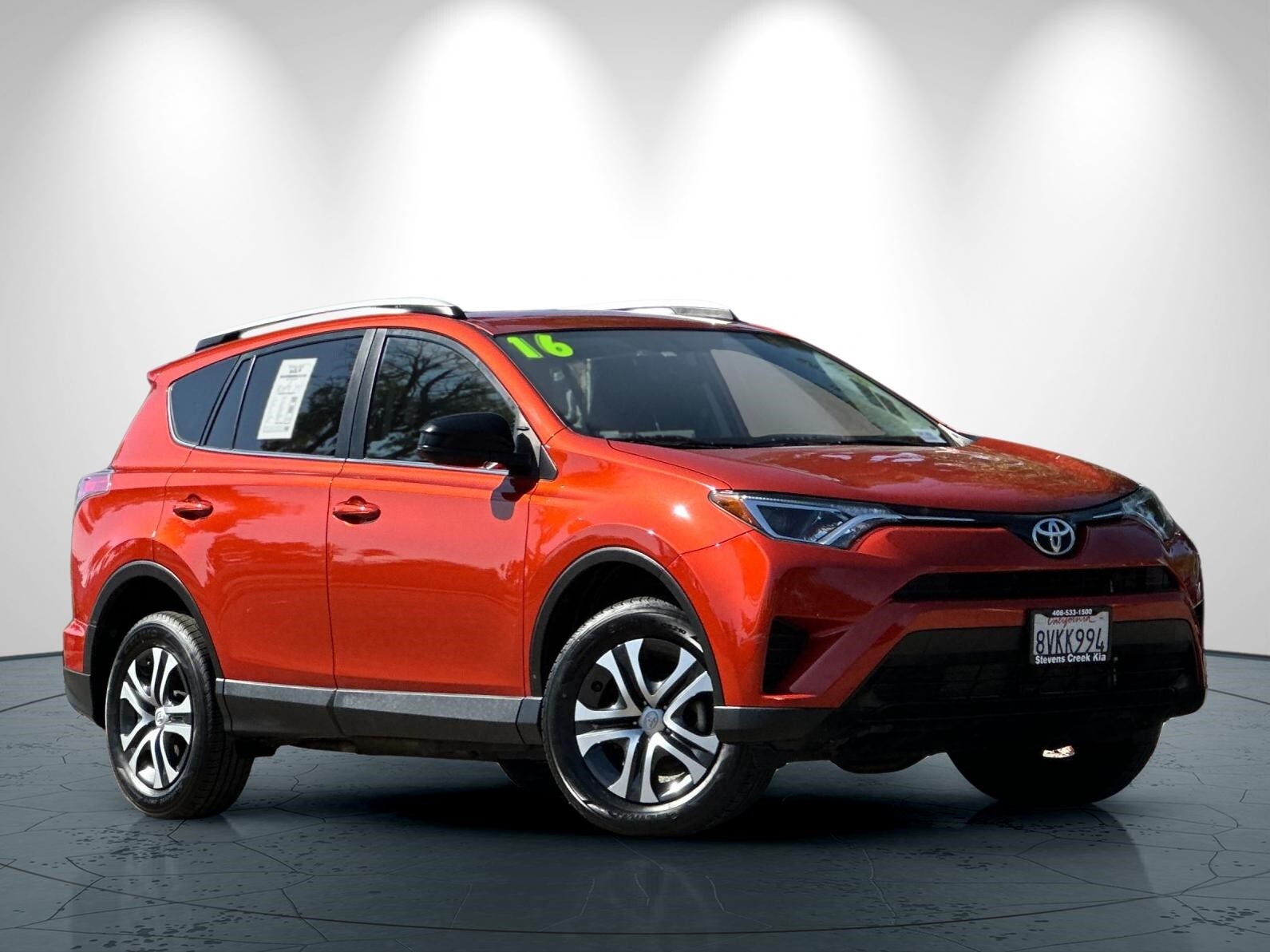 2016 Toyota RAV4 LE photo 2