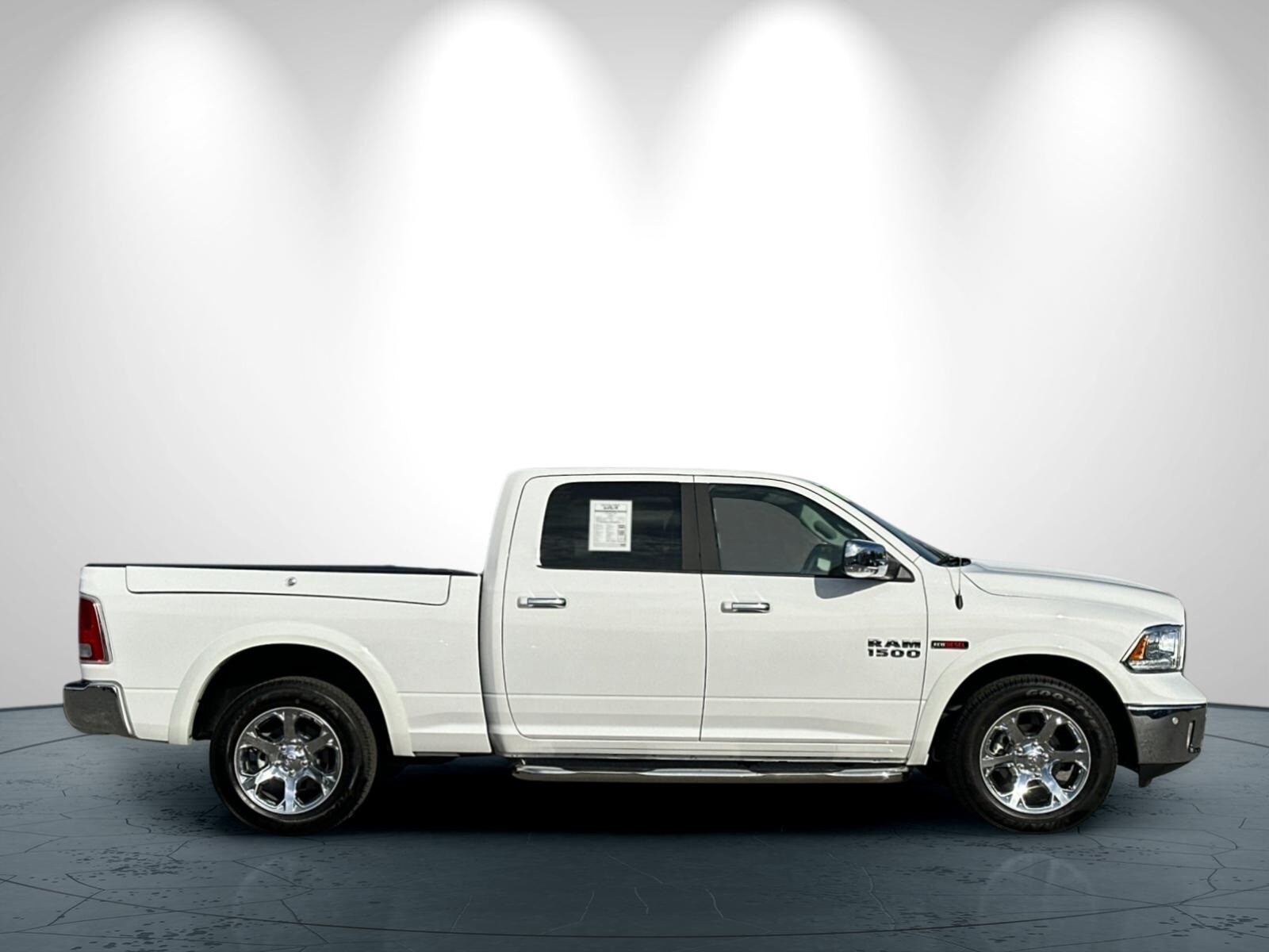 2018 Ram 1500 Laramie photo 3