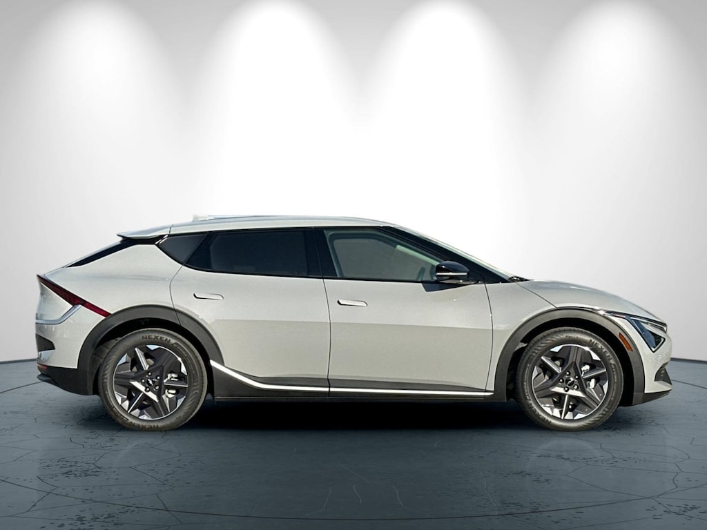 New 2025 Kia EV6 Light SUV