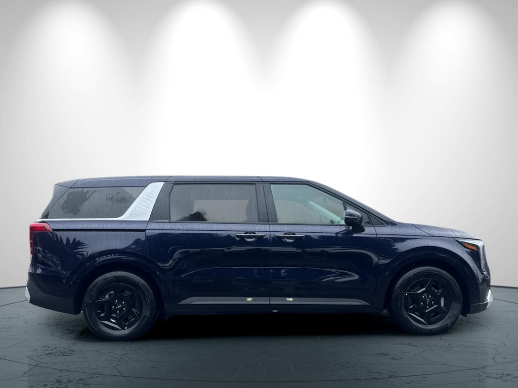 New 2026 Kia Carnival LXS Minivan/Van