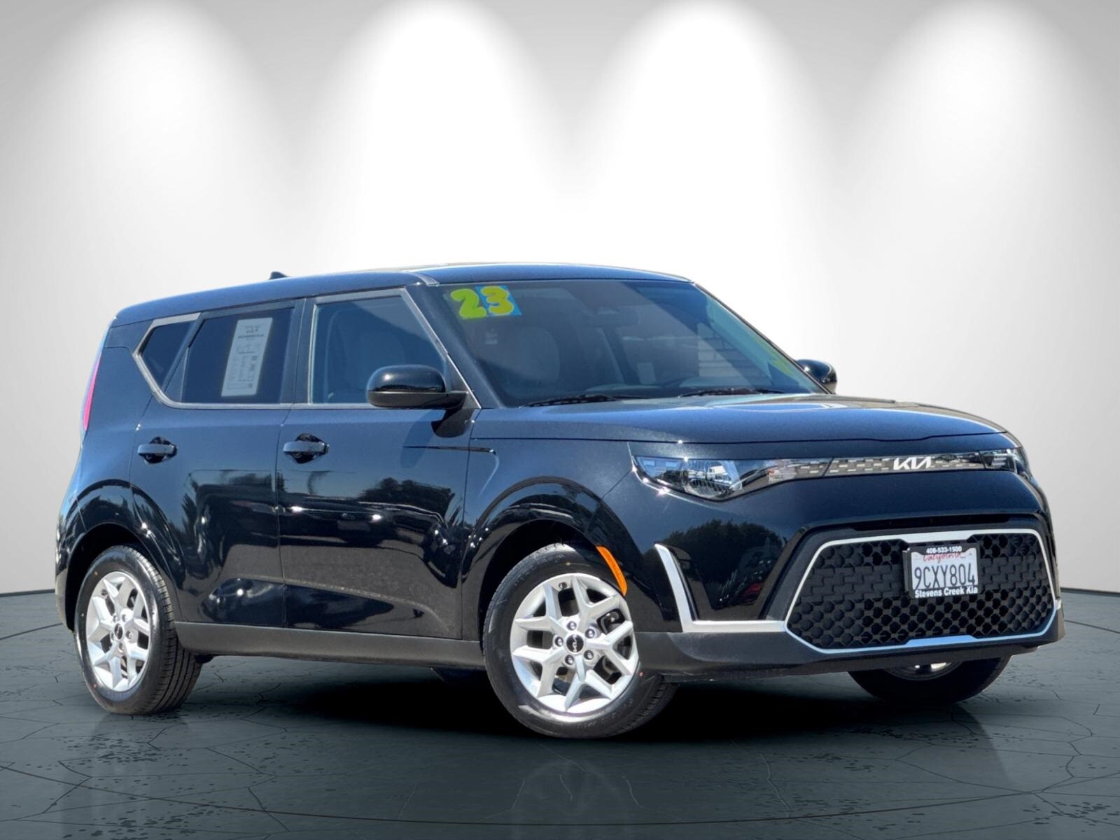 2023 Kia Soul LX photo 2