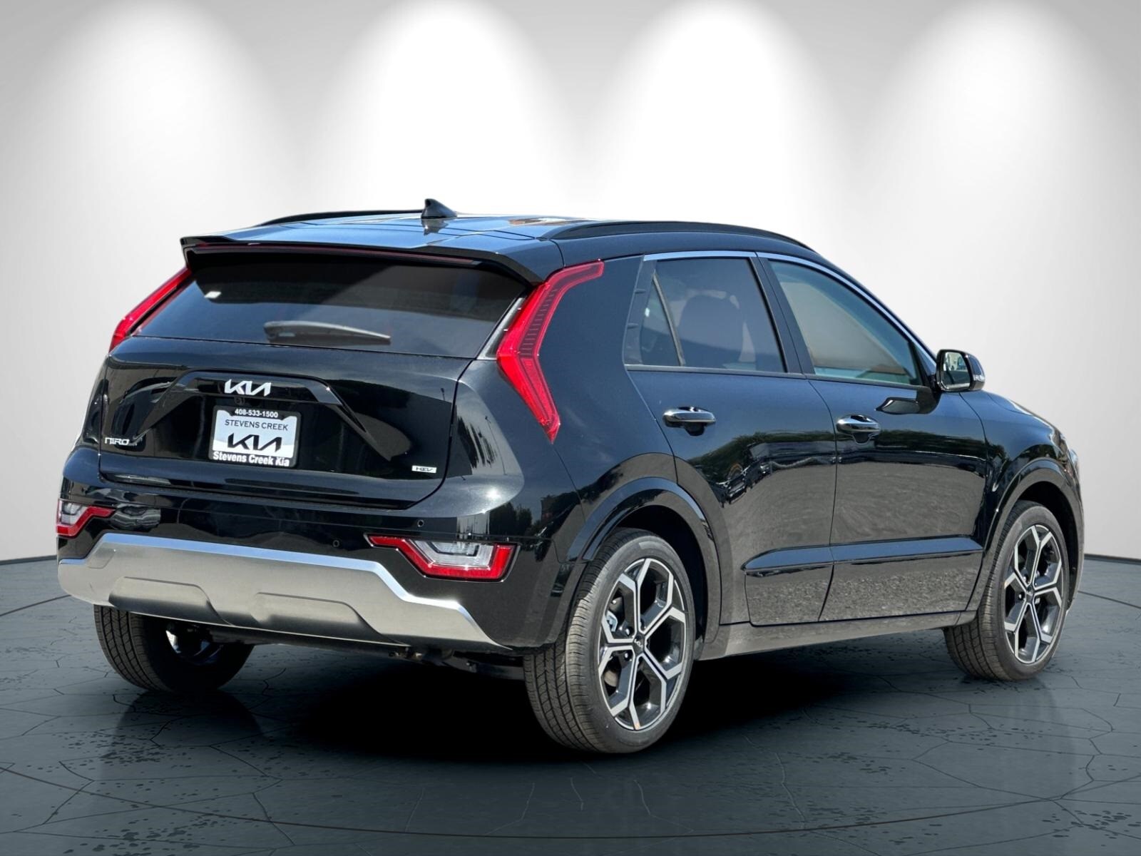 2025 Kia Niro SX Touring photo 4