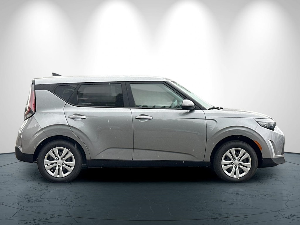 New 2025 Kia Soul LX Hatchback