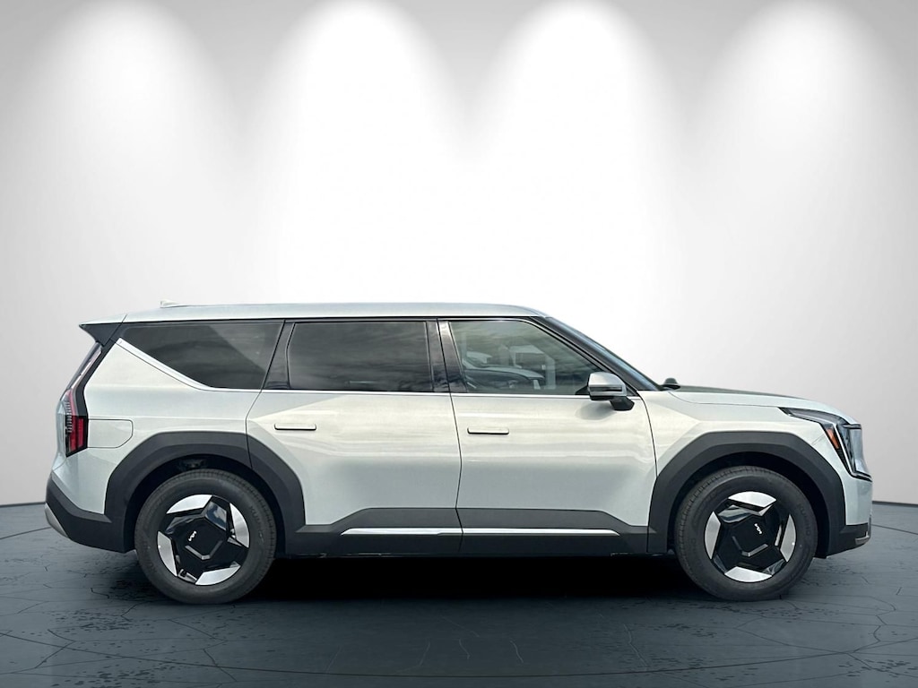 New 2026 Kia EV9 Light Long Range SUV