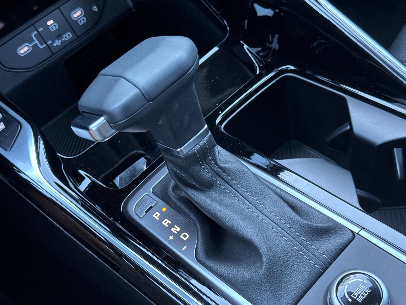 2026 Kia Sorento SX - Photo 23