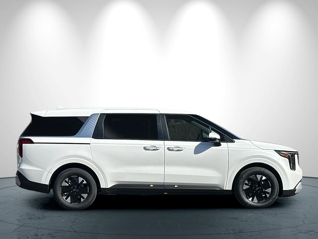 New 2026 Kia Carnival Hybrid LXS Minivan/Van