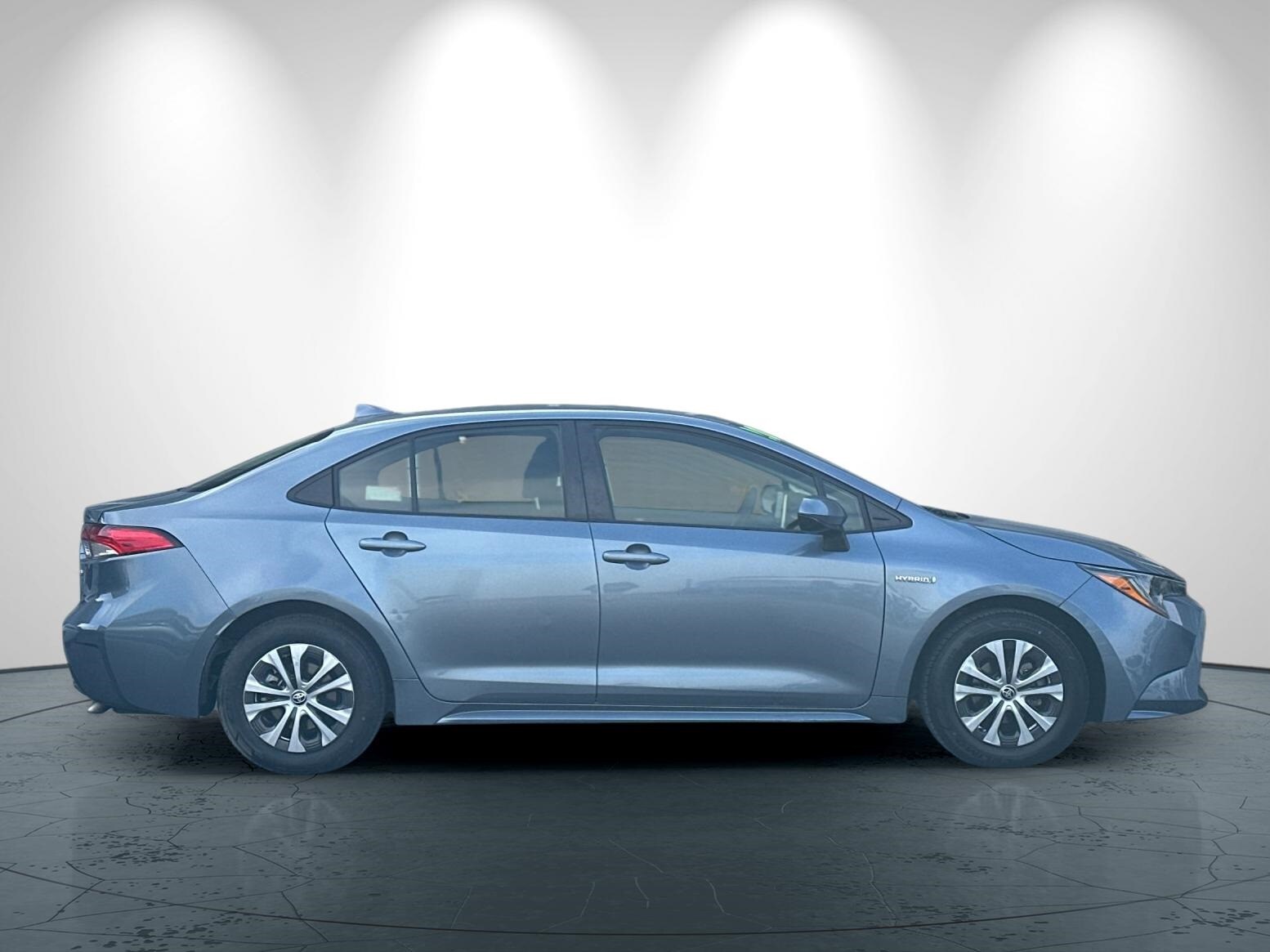 2020 Toyota Corolla Hybrid LE photo 3