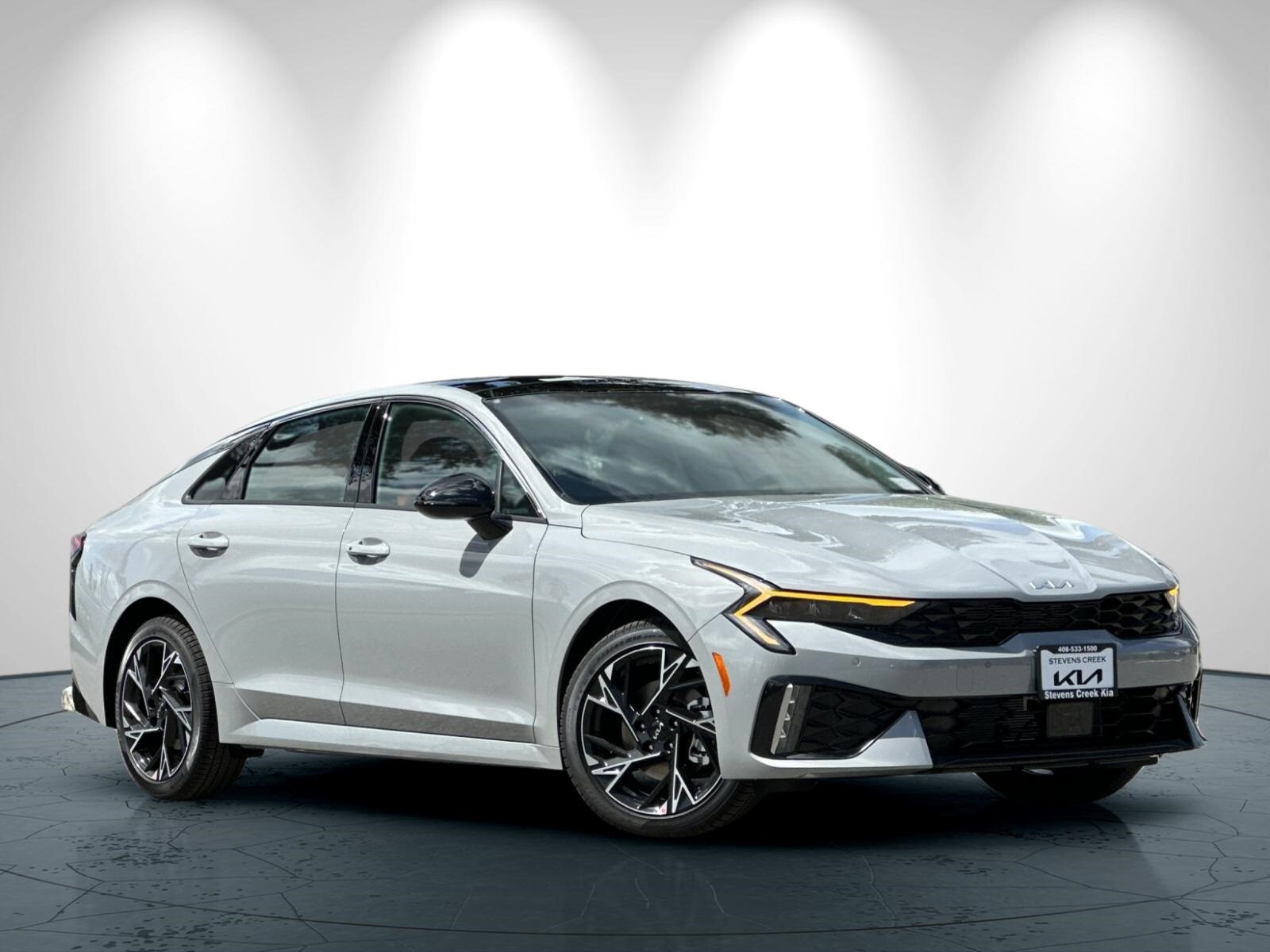 2025 Kia K5 GT-Line photo 2