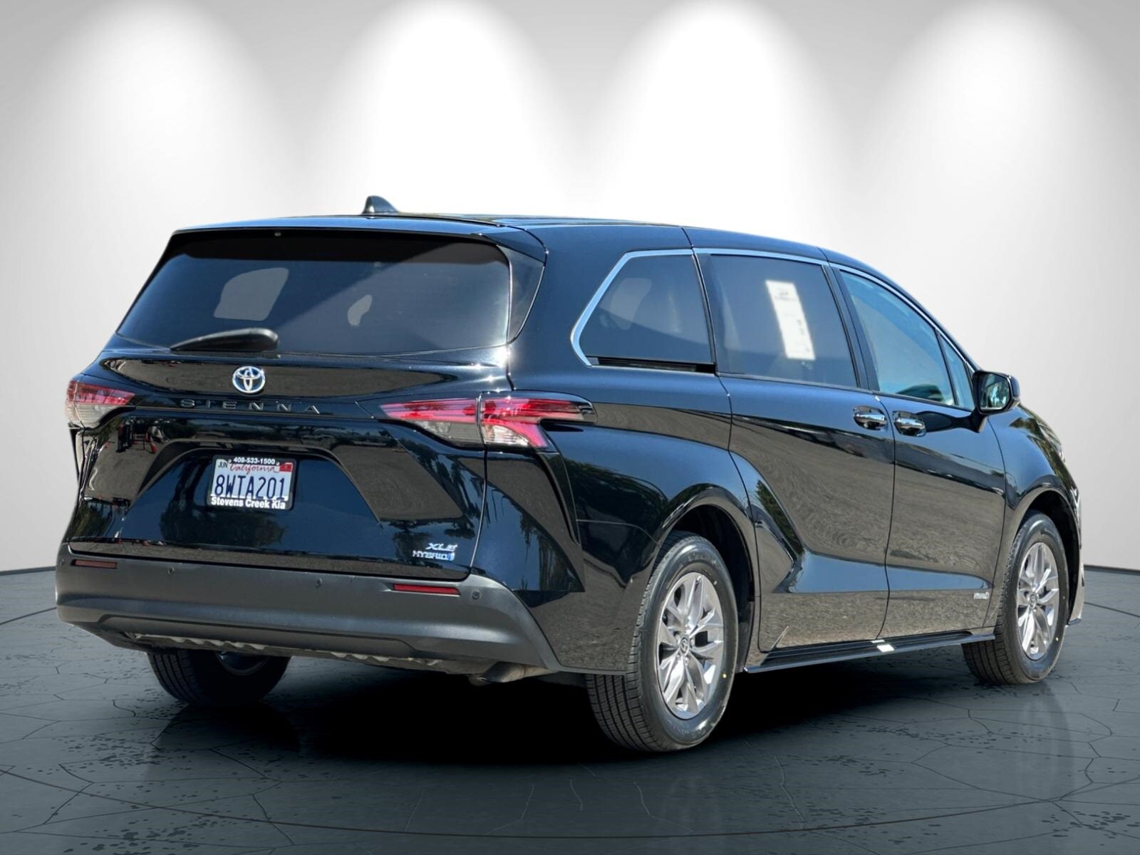 2021 Toyota Sienna XLE photo 4