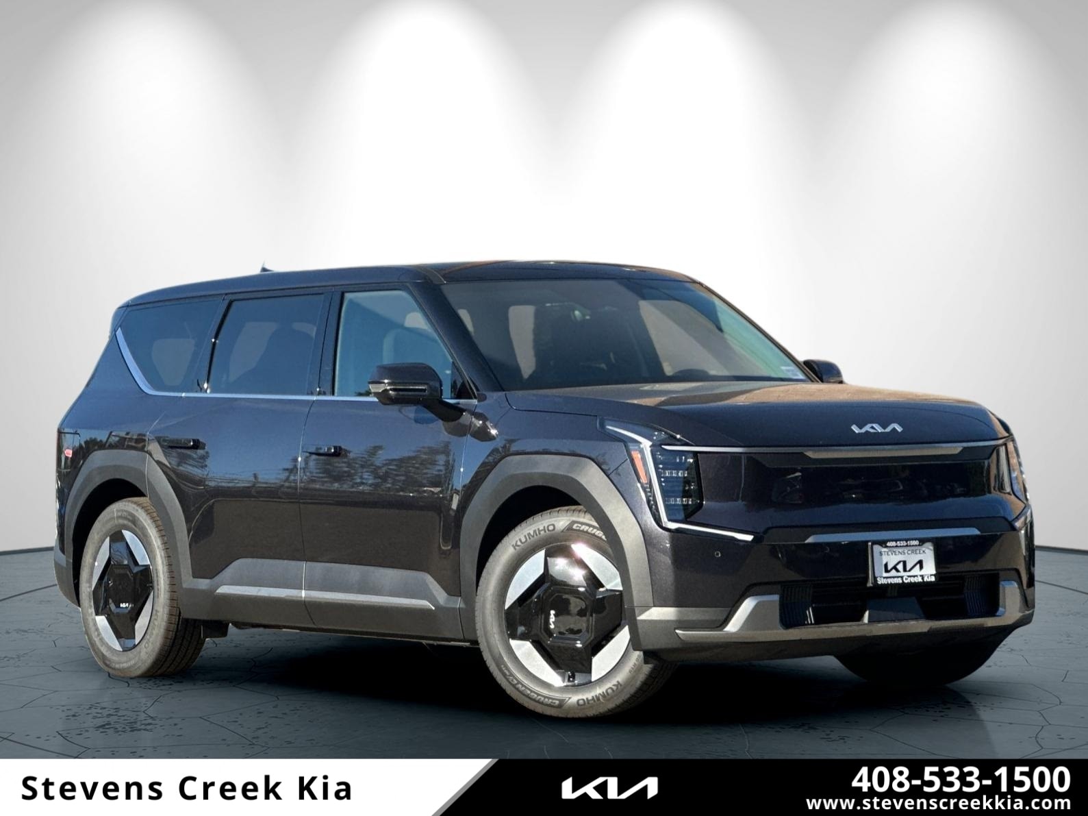 2026 Kia EV9 Light's photo