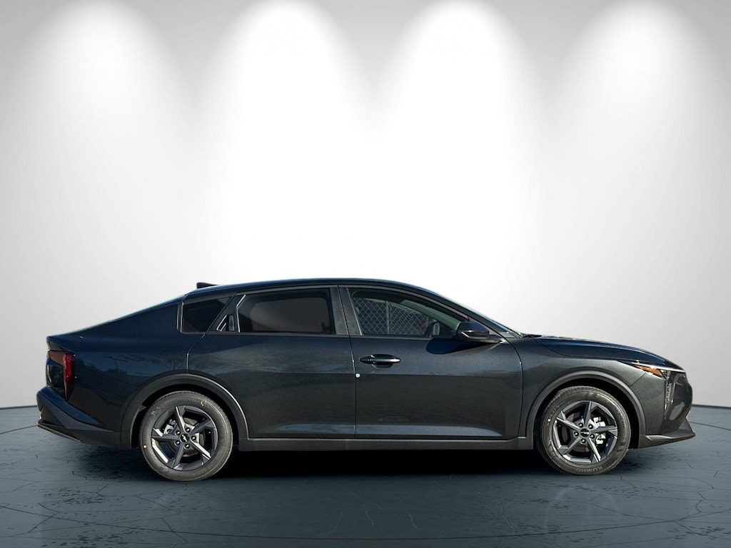 New 2026 Kia K4 LXS Sedan