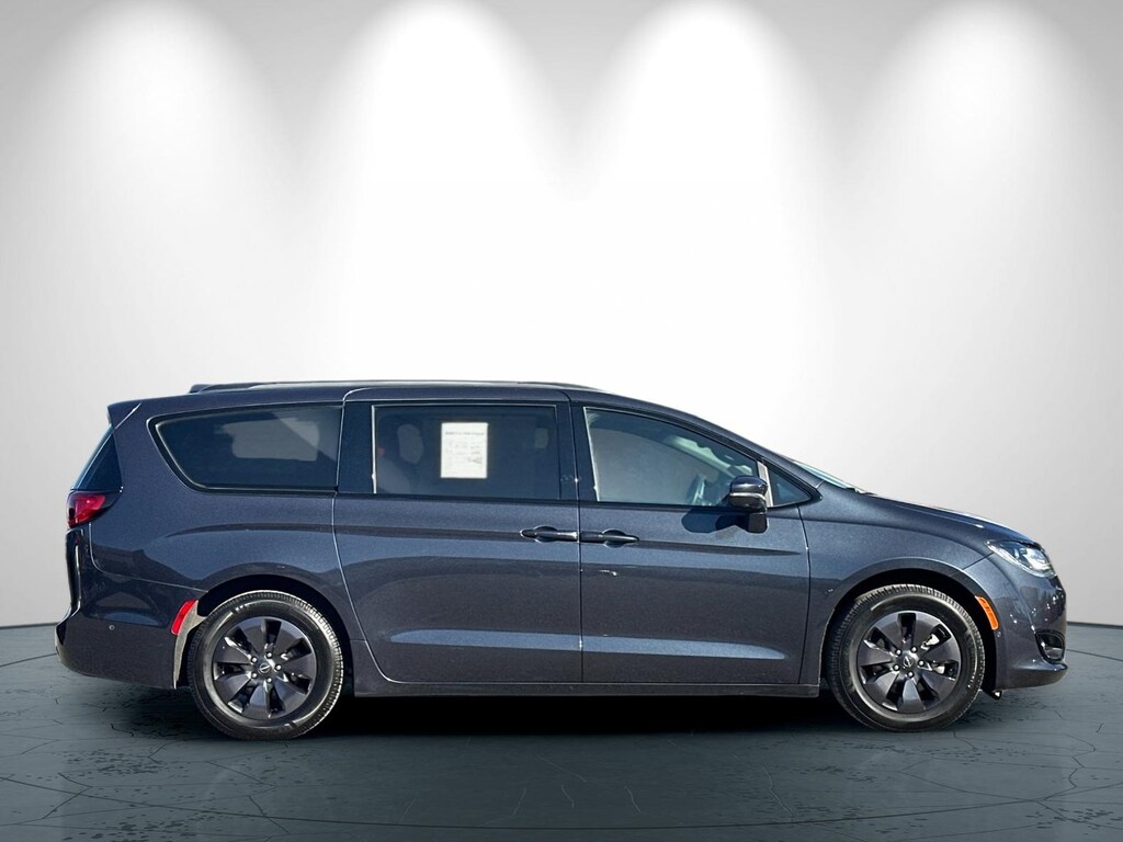 Used 2020 Chrysler Pacifica Hybrid Limited Minivan/Van