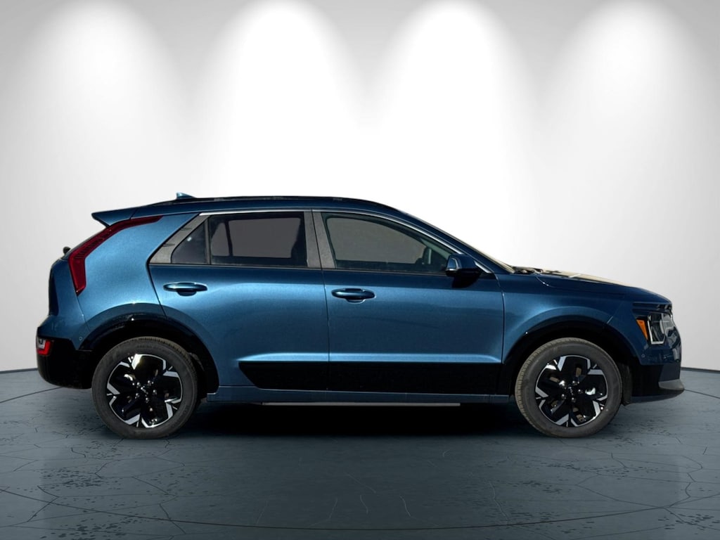 New 2025 Kia Niro EV Wave SUV