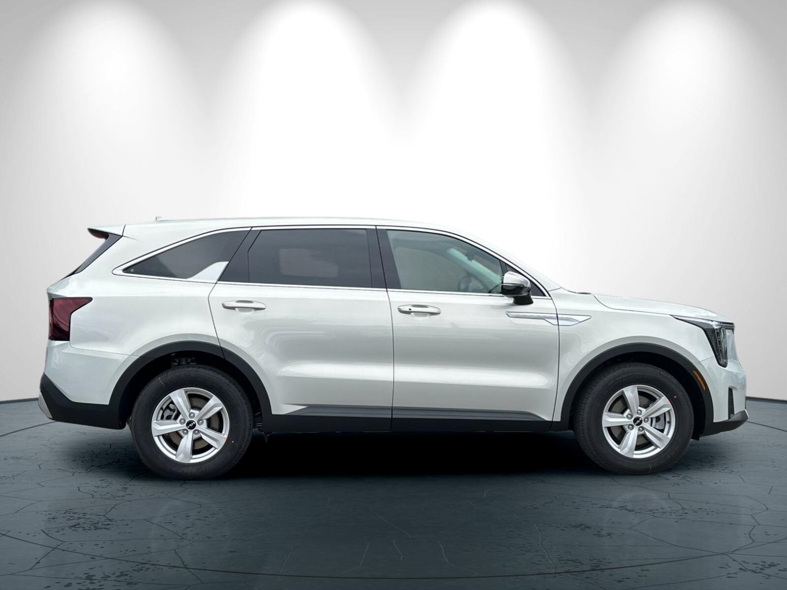 2026 Kia Sorento LX photo 3