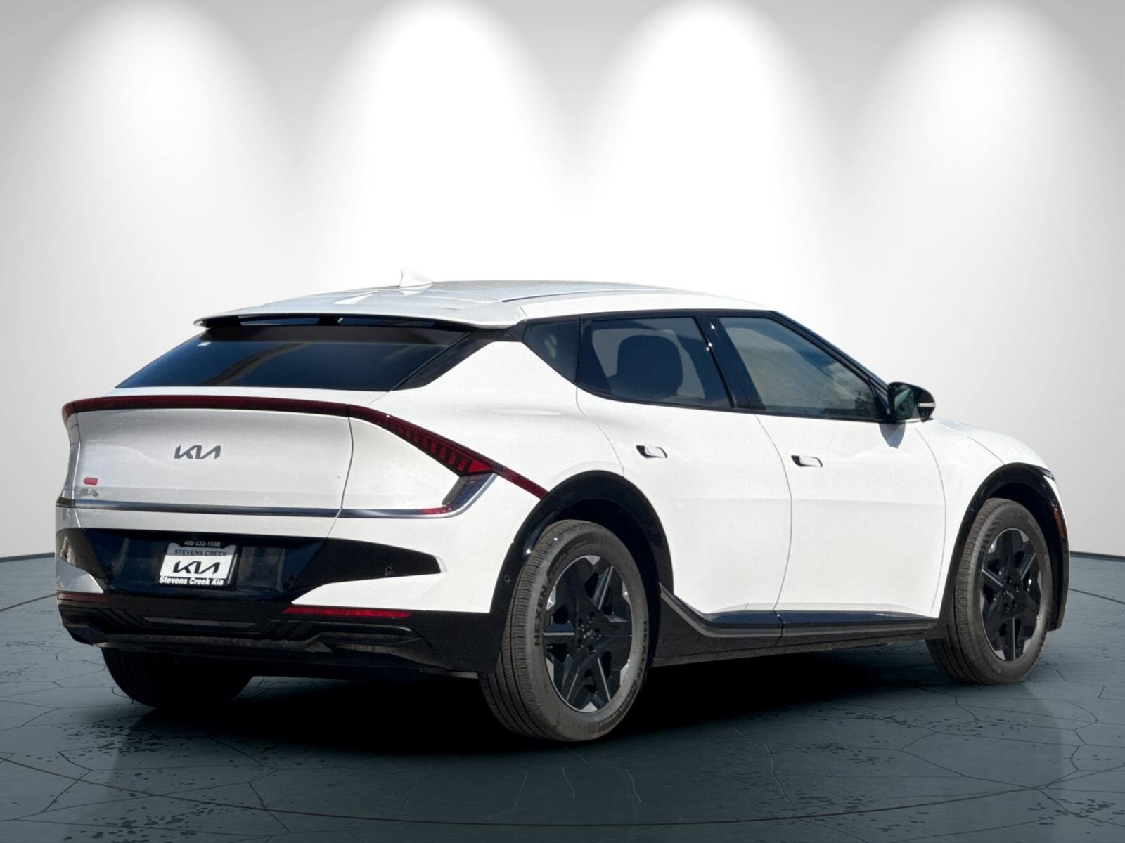 2025 Kia EV6 Wind photo 4