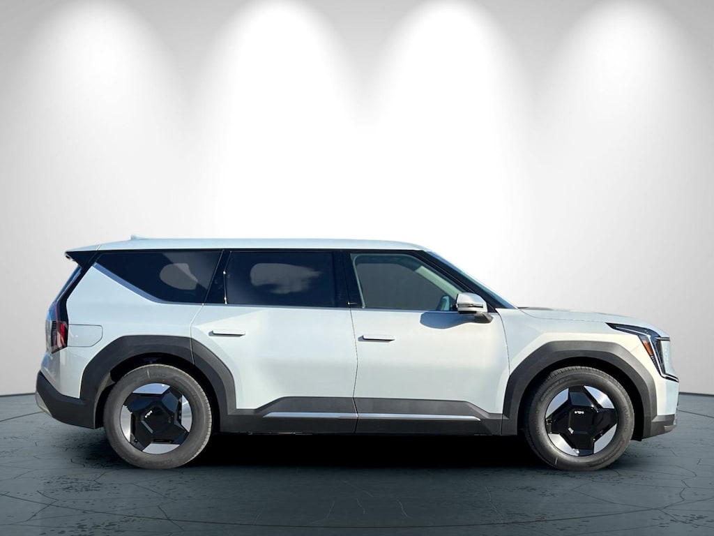 New 2026 Kia EV9 Light Long Range SUV