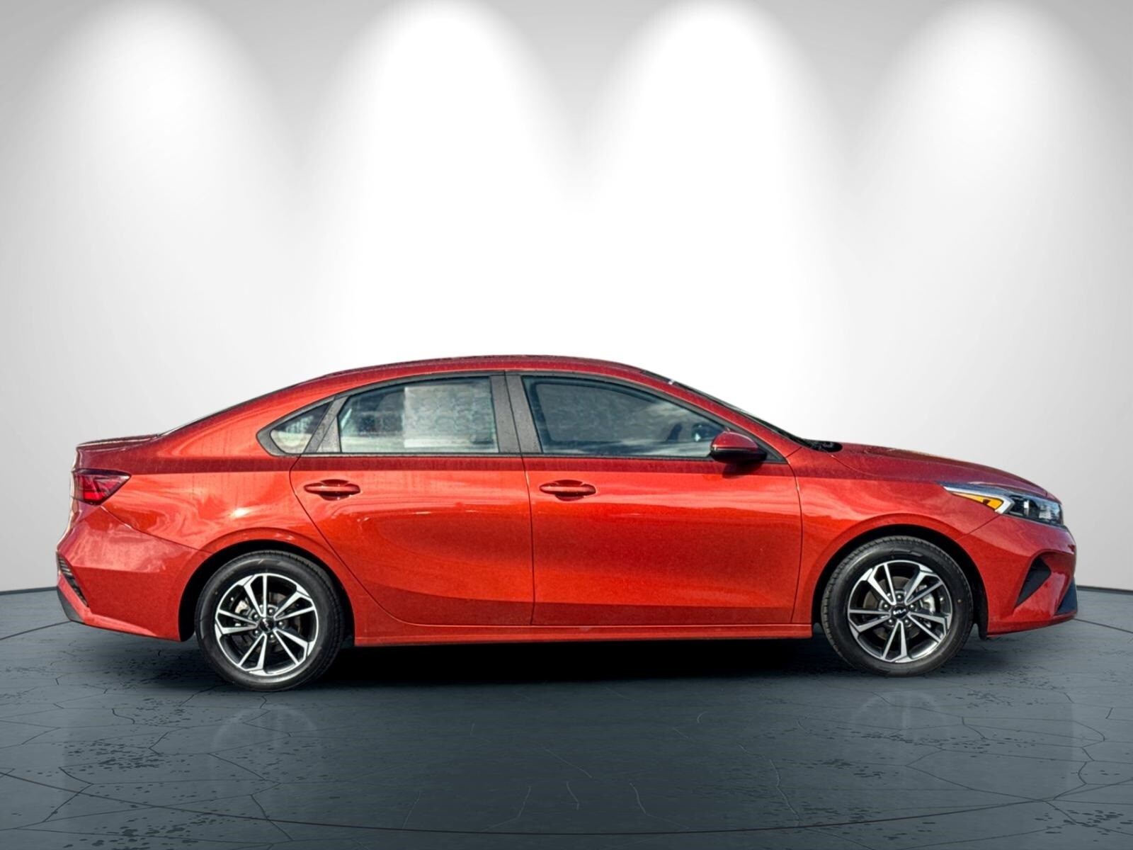 2023 Kia Forte LXS photo 3