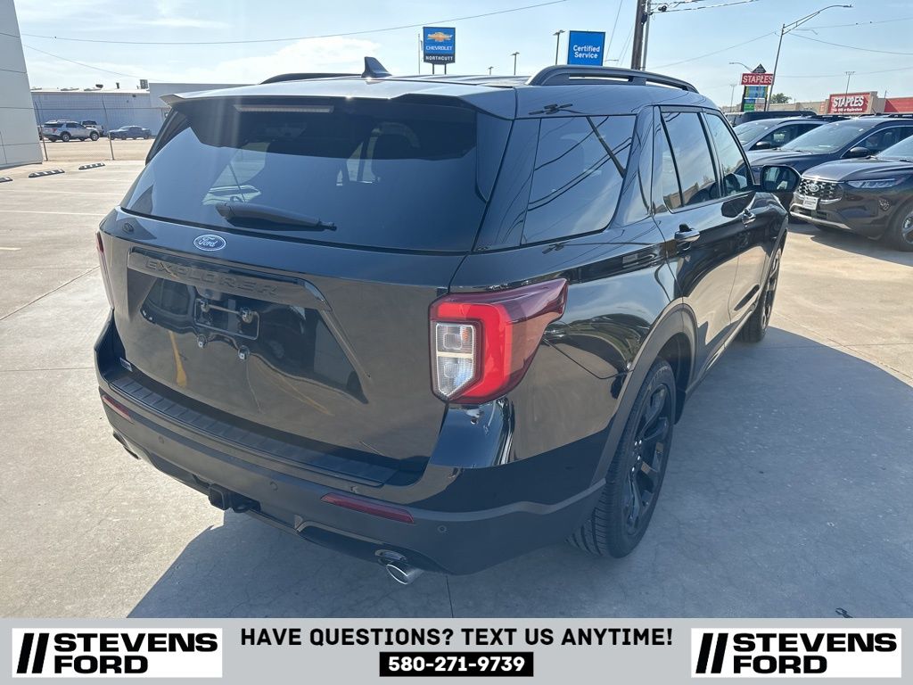 2024 Ford Explorer ST-Line photo 4