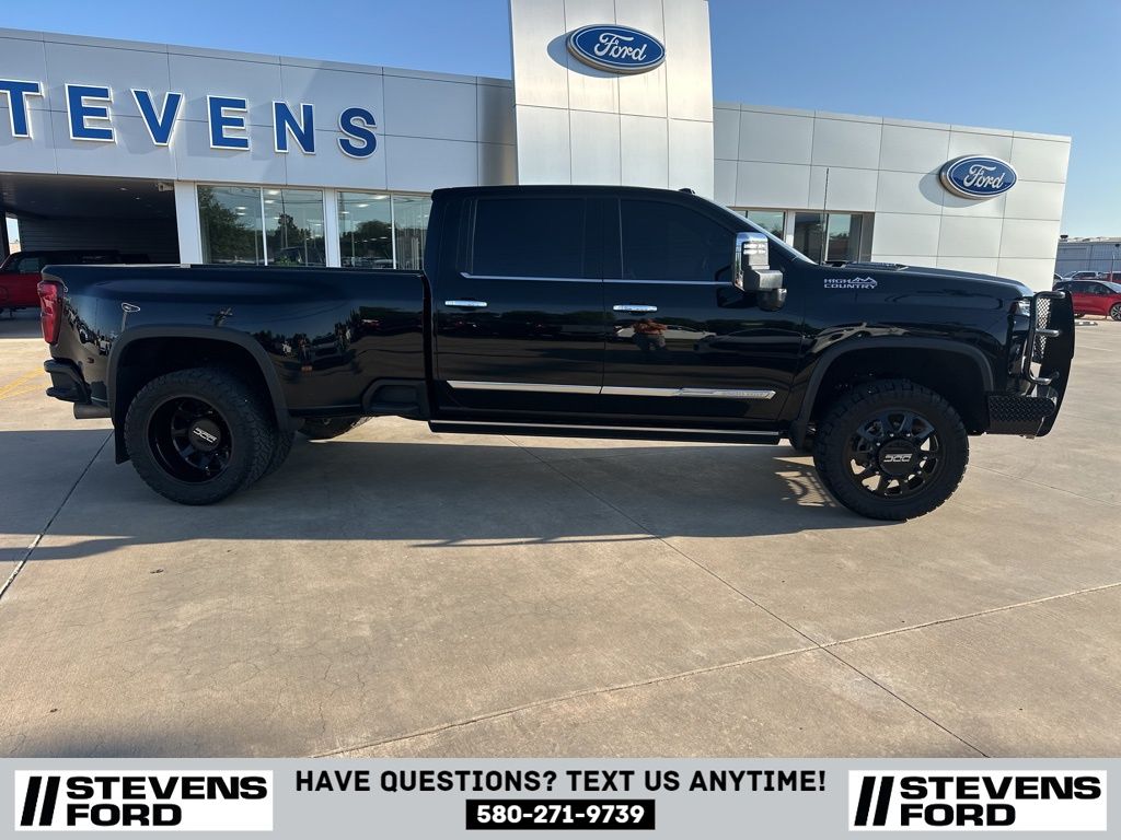 2024 Chevrolet Silverado 3500HD High Country photo 2