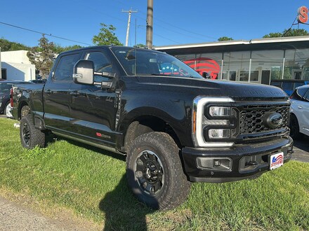 2026 Ford Super Duty F-350 SRW Lariat Truck