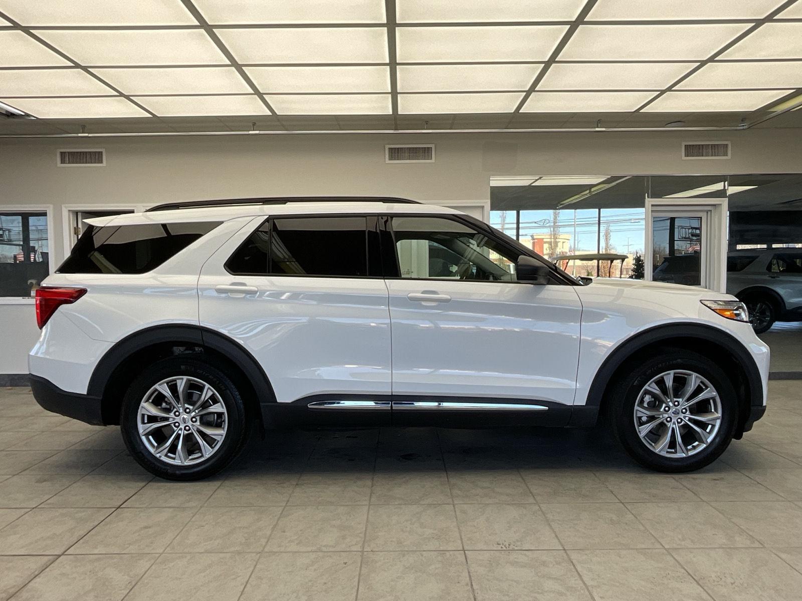 2022 Ford Explorer XLT photo 4