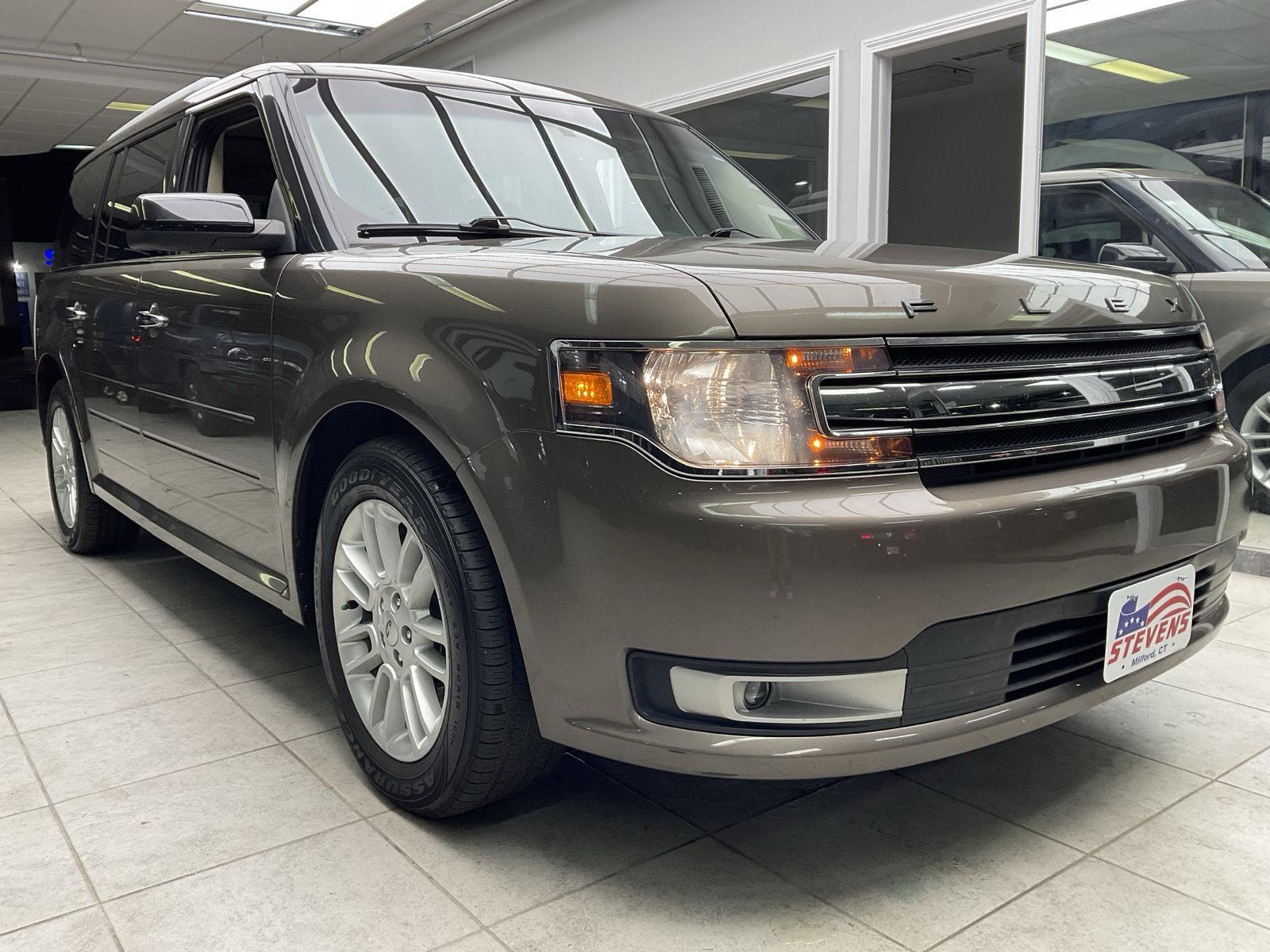 2019 Ford Flex SEL's photo