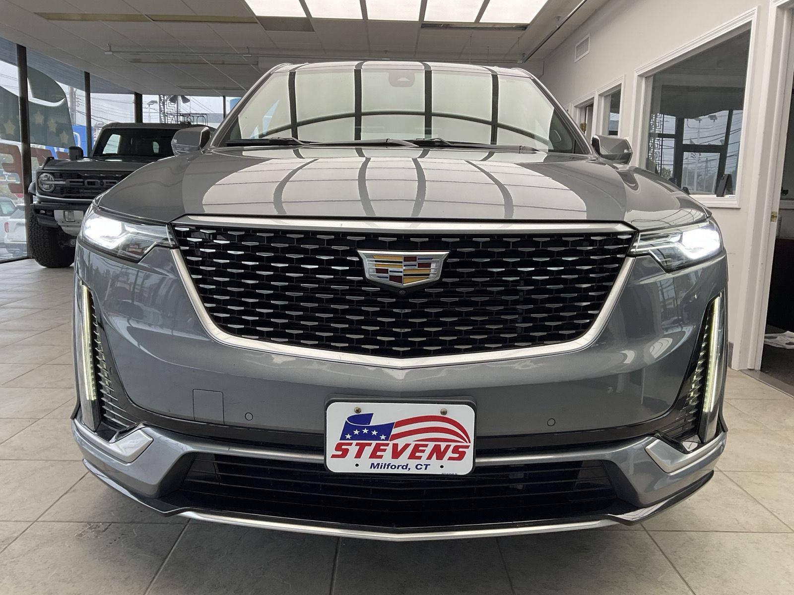 2020 Cadillac XT6 Premium Luxury photo 2