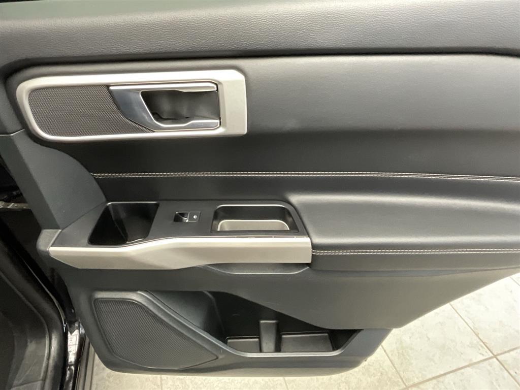 2022 Ford Explorer XLT photo 4
