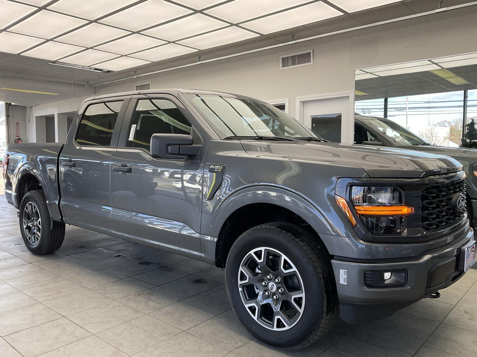 2025 Ford F-150 STX's photo