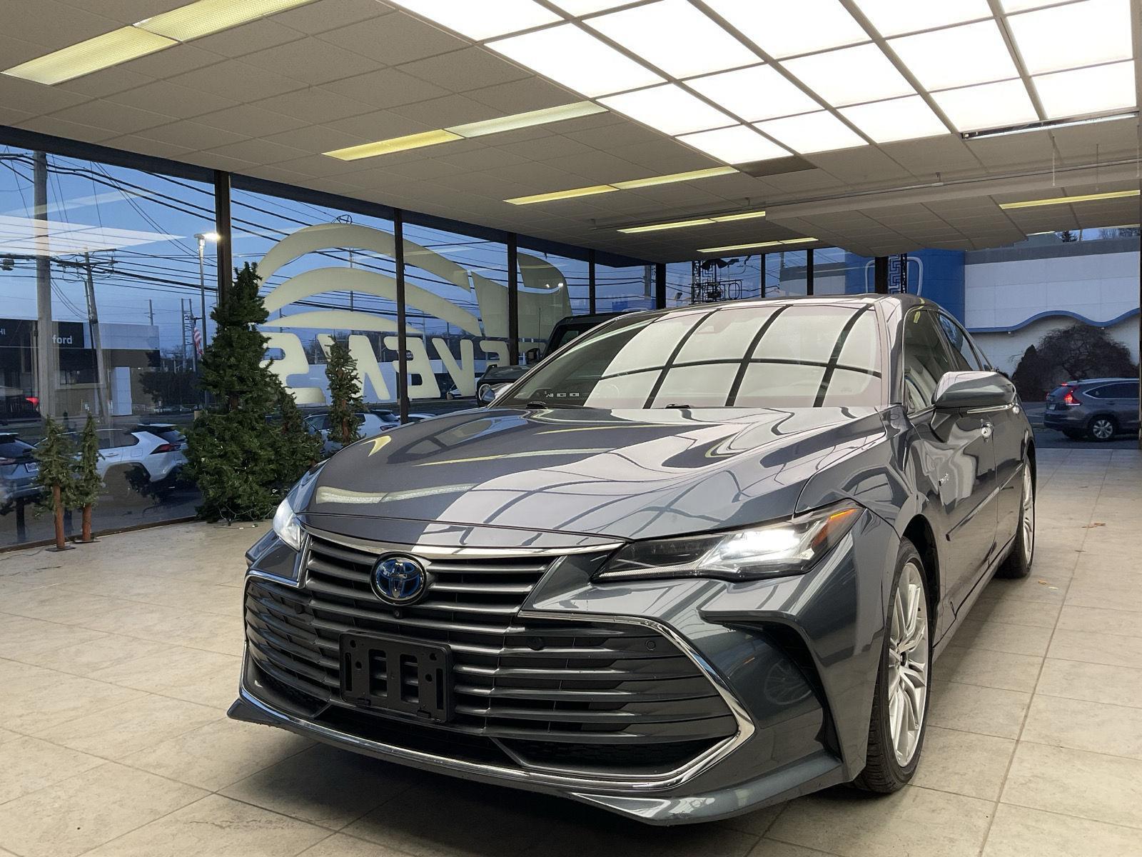 2021 Toyota Avalon Hybrid Limited photo 3