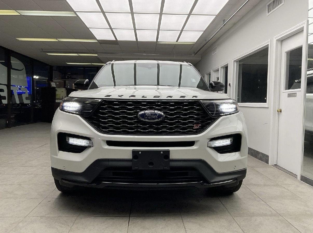 2022 Ford Explorer ST-Line photo 3