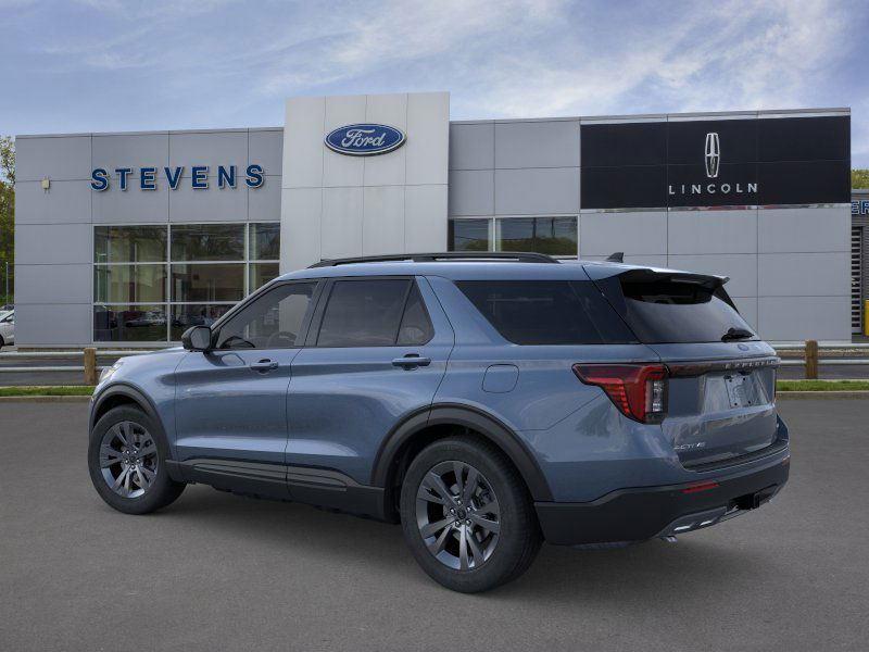 2026 Ford Explorer photo 2