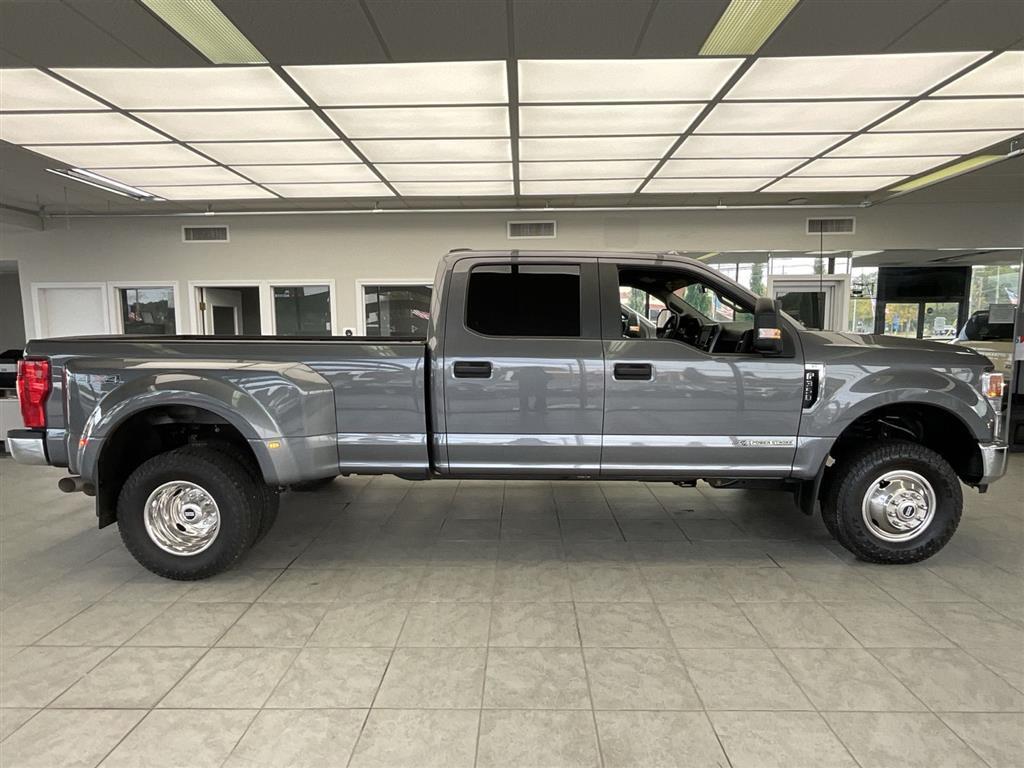 2022 Ford F-350 Limited photo 4