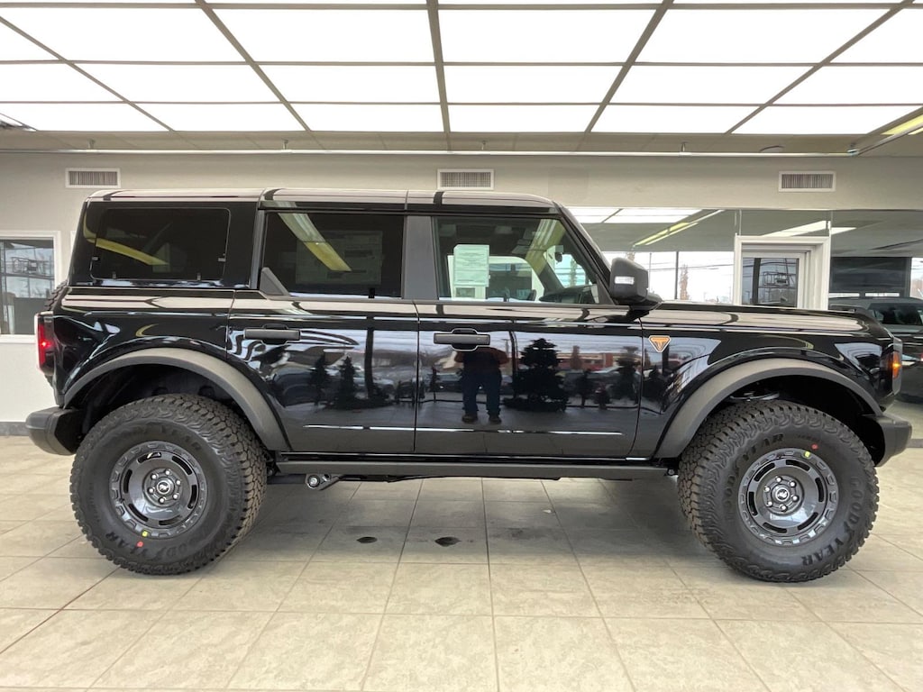 New 2025 Ford Bronco Badlands SUV