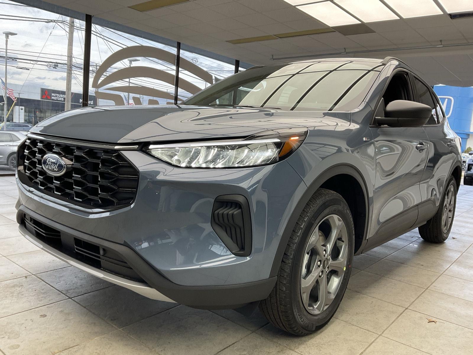 2026 Ford Escape ST-Line photo 3