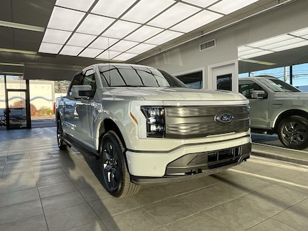 2023 Ford F-150 Lightning Lariat Truck