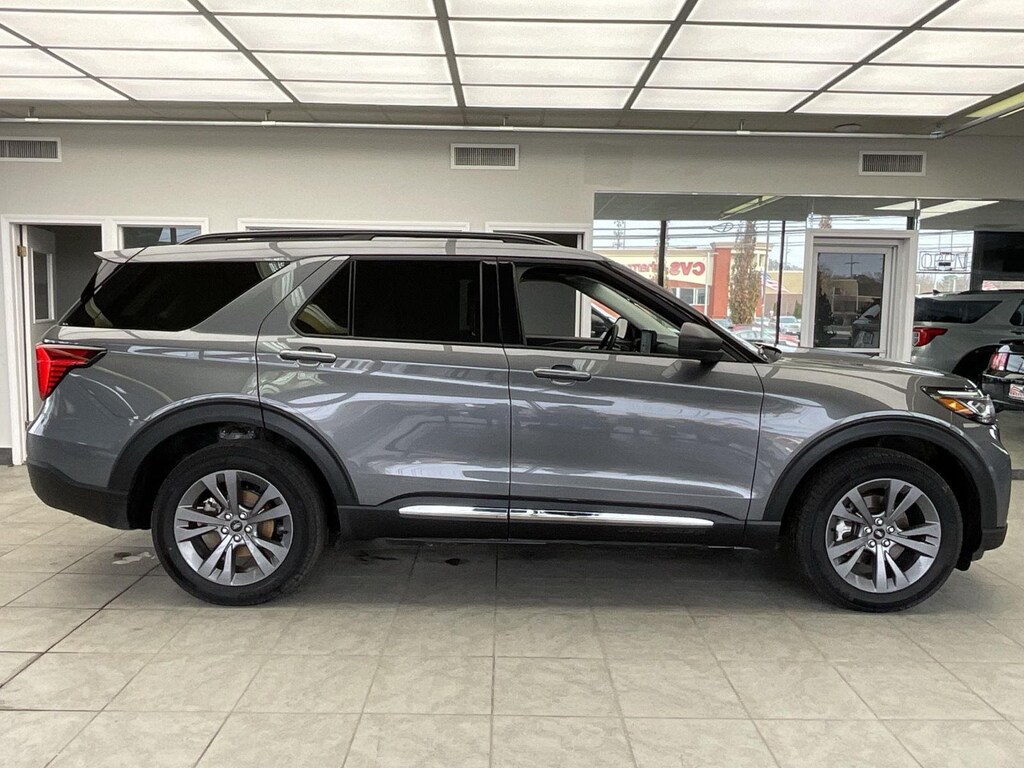 Used 2025 Ford Explorer Active SUV