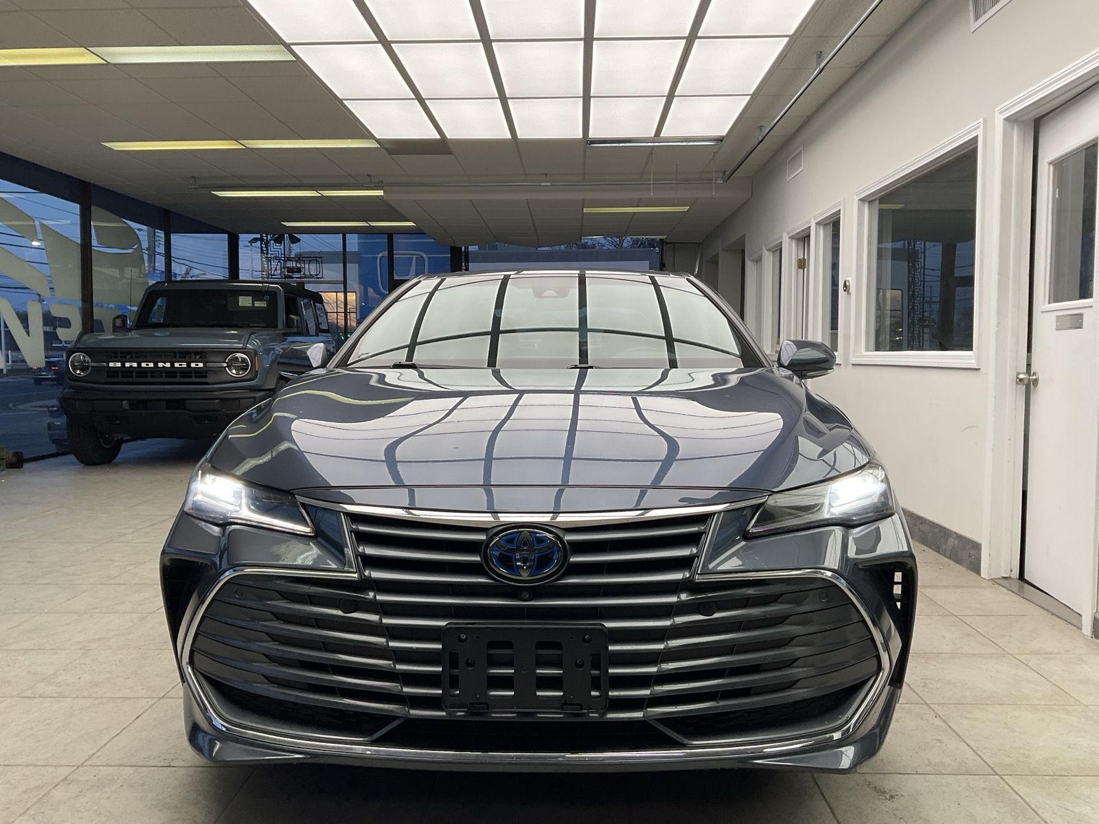 2021 Toyota Avalon Hybrid Limited photo 2