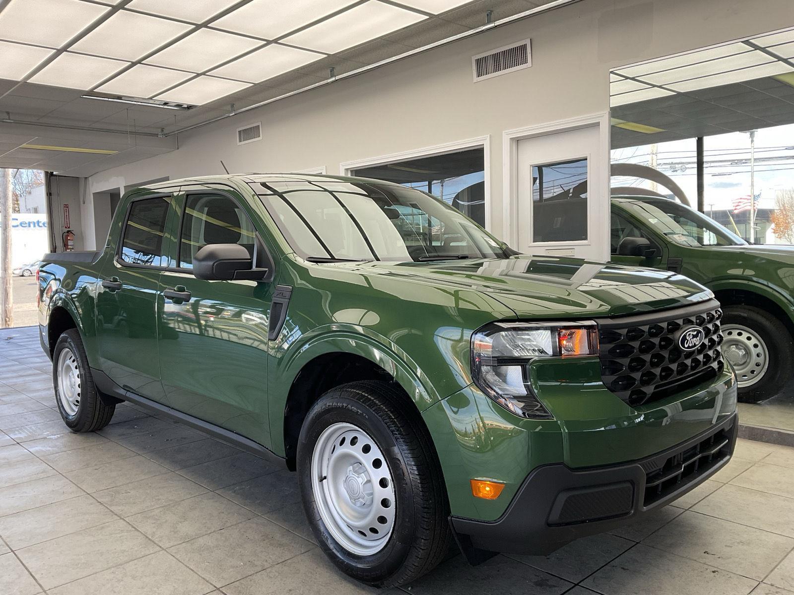 2025 Ford Maverick XL's photo