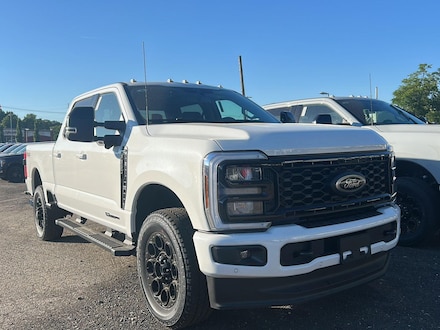 2026 Ford Super Duty F-350 Lariat Truck