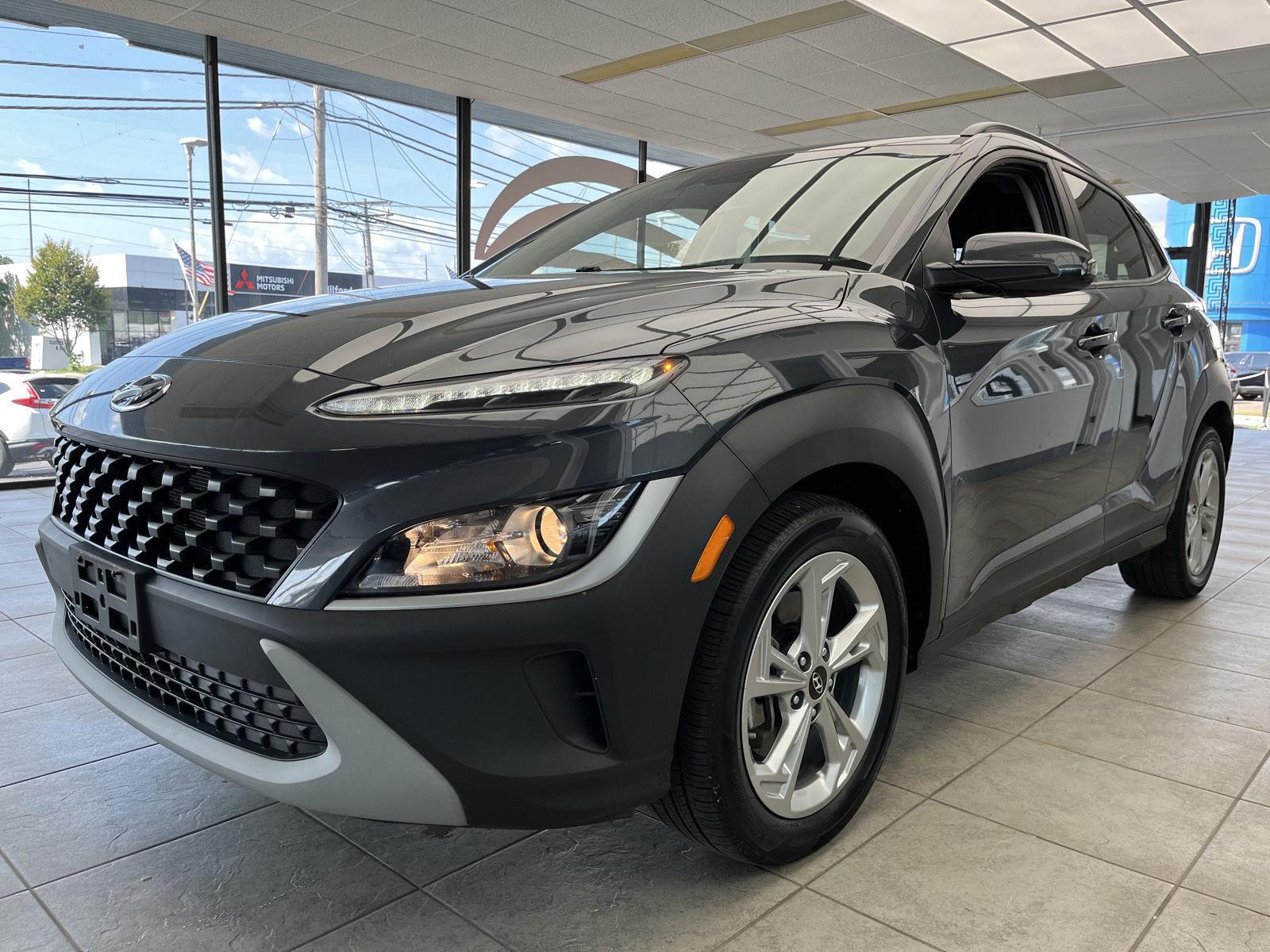 2022 Hyundai Kona SEL photo 3